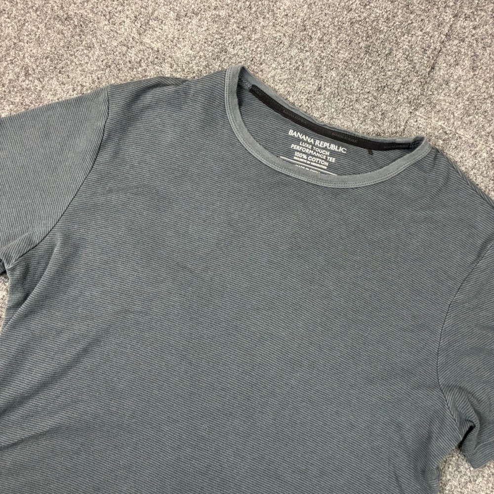 Banana Republic Luxe Touch Performance Tee Mens Large Blue Grey Cotton Shirt